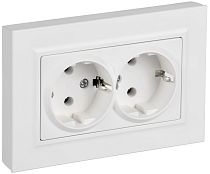 BRITE Розетка 2-местная с заземлением без защитных шторок плоская 16А в сборе РСПл12-3-БрАБ арктический белый IEK