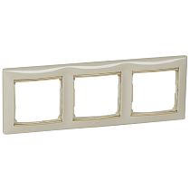 VALENA Рамка 3-местная слоновая кость (золотой штрих)