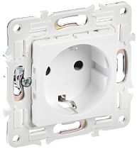 SKANDY Розетка с заземлением с защитными шторками 16А SK-R04W арктический белый  IEK