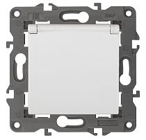 Розетка ЭРА Elegance 14-2103-01 16А 250В белый с заземлением со шторками с крышкой