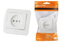 Розетка 2П 10А c защитными шторками белая "Валдай"  TDM