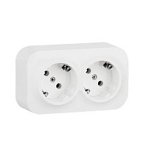 QUTEO Розетка 2-местная для открытой установки с заземлением с защитными шторками с предварительным подключением 16А белый