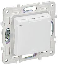 SKANDY Розетка 1-местная с заземлением с защитными шторками и крышкой 16А IP44 SK-R11W арктический белый IEK