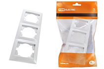 Рамка 3-х постовая горизонтальная белая "Лама"  TDM